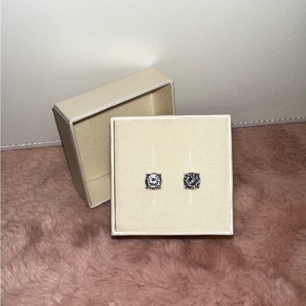 1.25 Carat Stud Earrings